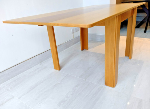 Extendable rectangular wooden